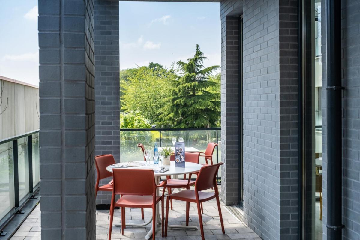 Aparthotel Oh Activ Cergy Esterno foto