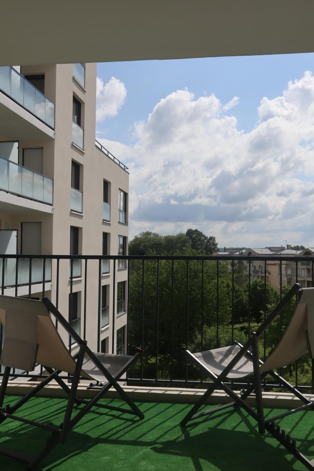 Aparthotel Oh Activ Cergy Esterno foto