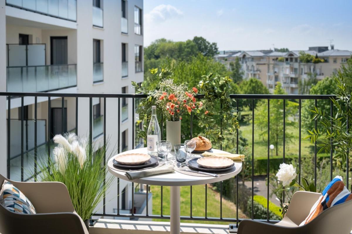 Aparthotel Oh Activ Cergy Esterno foto