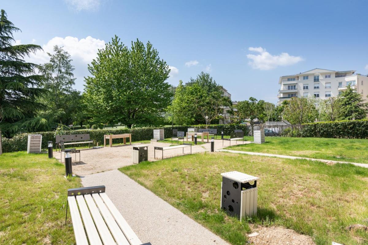 Aparthotel Oh Activ Cergy Esterno foto