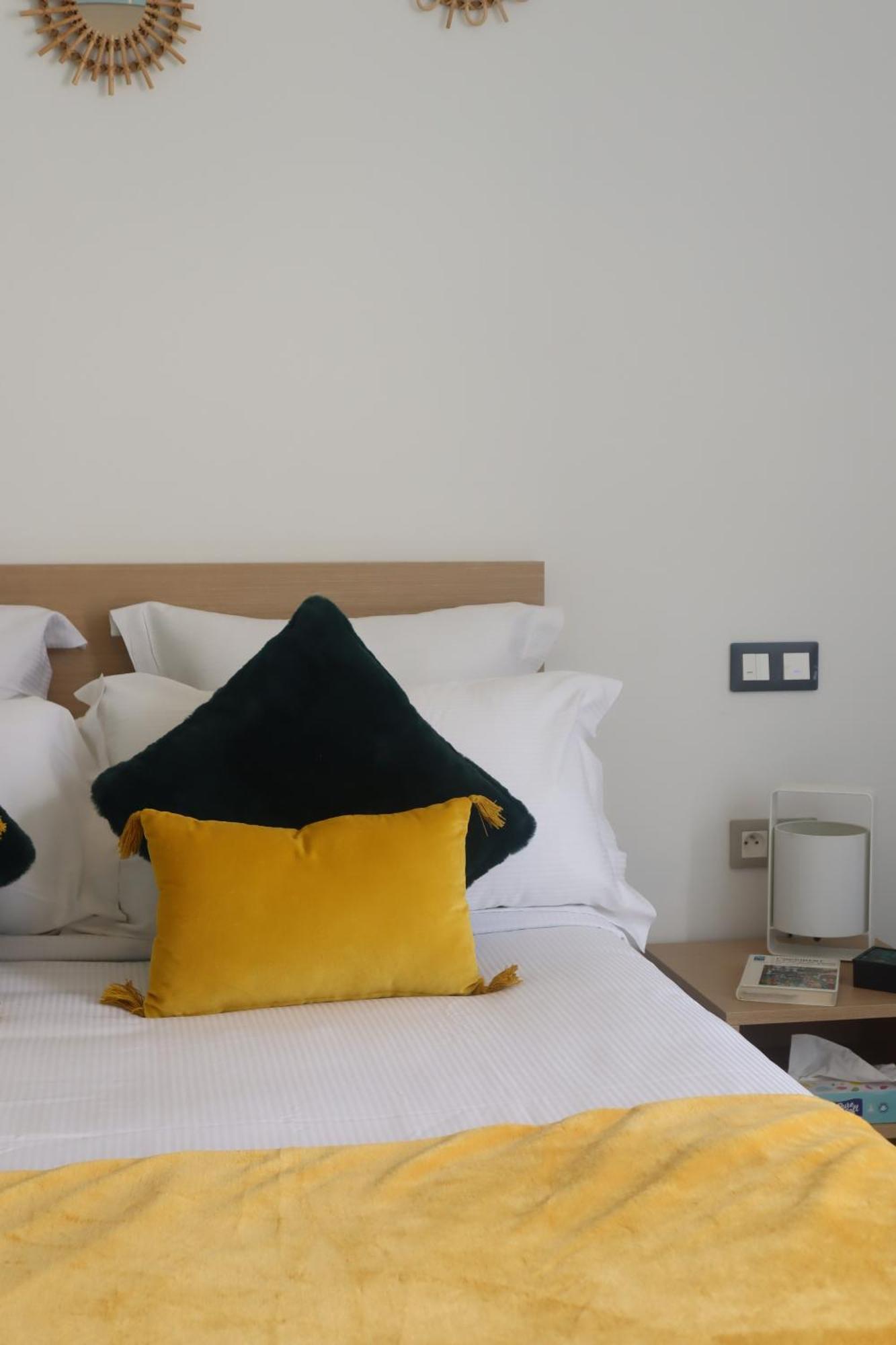 Aparthotel Oh Activ Cergy Esterno foto